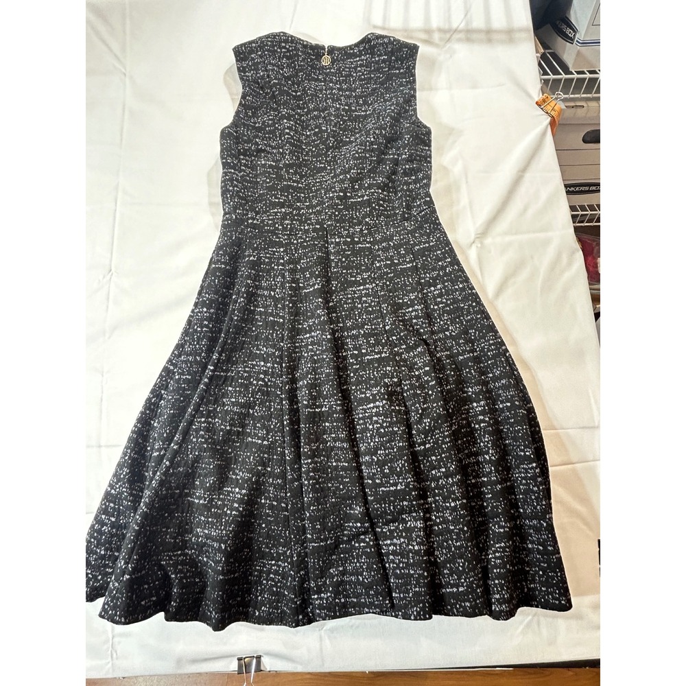 Tommy Hilfiger Black White Textured Knit Fit & Flare Sleeveless Dress Size 8